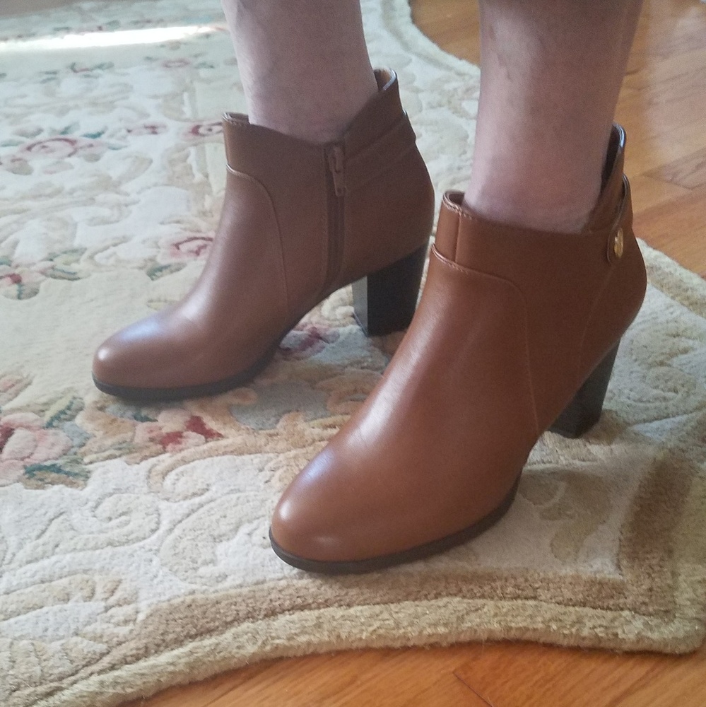 Giani Bernini Heeled Bootie Women's Boots in Camel